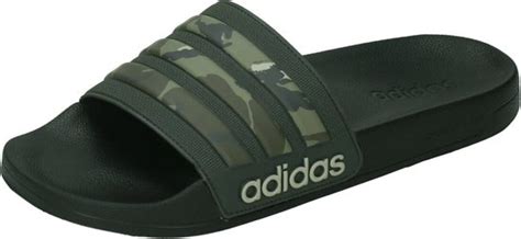 badslippers merk adidas kleur